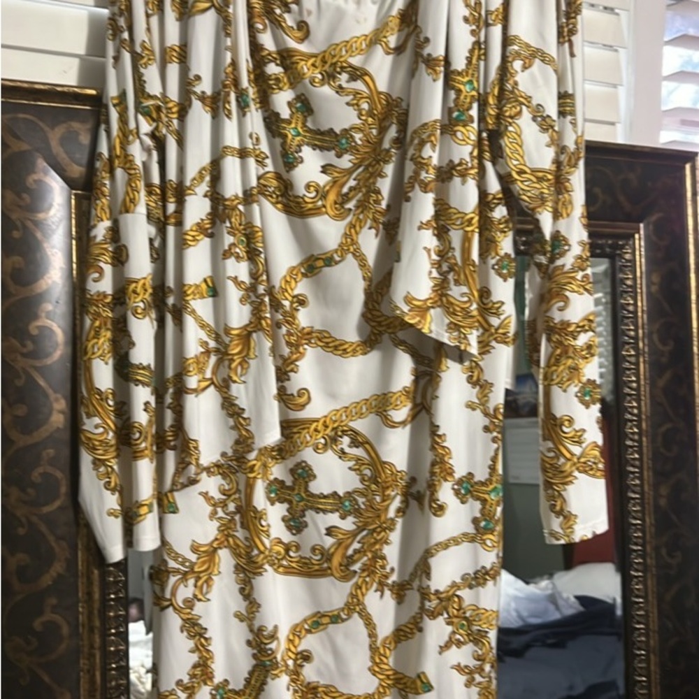 Elegant Gold and White Chain Print Mini Dress